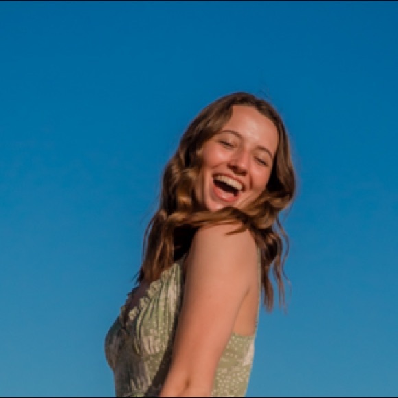 Meet your Posher, Simone - Picture 1 of 1